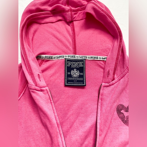 NWOT VICTORIA’S SECRET LIMITED EDITION PINK SWEATER - Picture 4 of 7